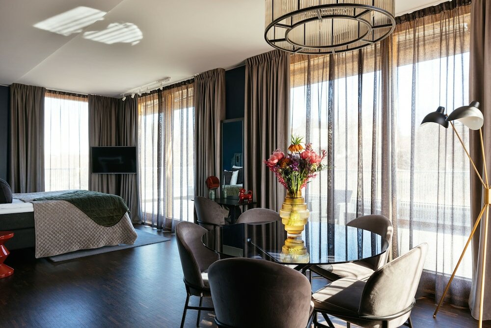 Фото Backstage Hotel