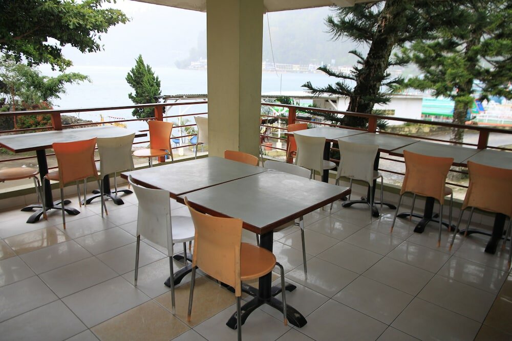 Фото Pandu Lakeside Hotel Parapat - Toba Lake