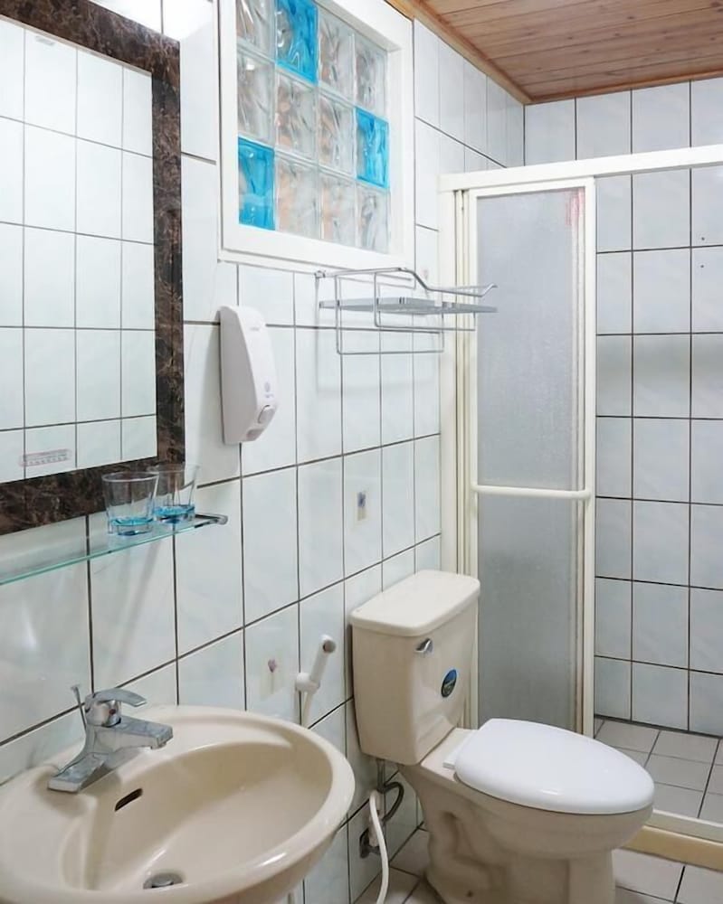 Фото Hillside Plot Inn