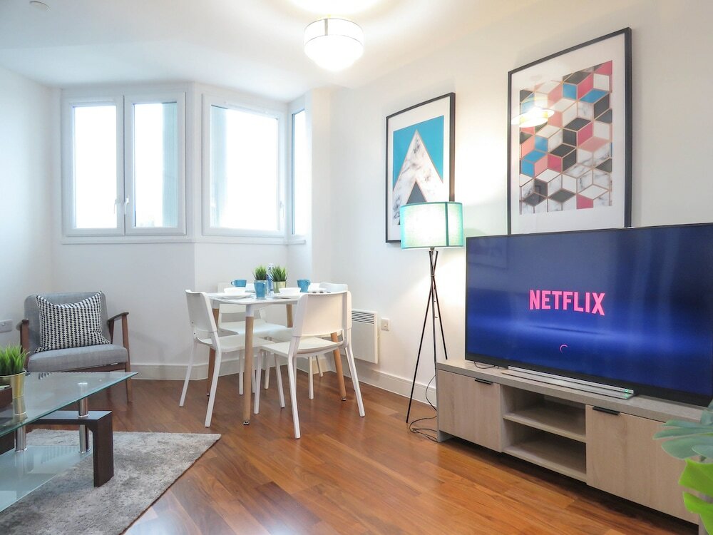 Фото Tudors eSuites Birmingham City Centre Apartments near Gas Street Basin