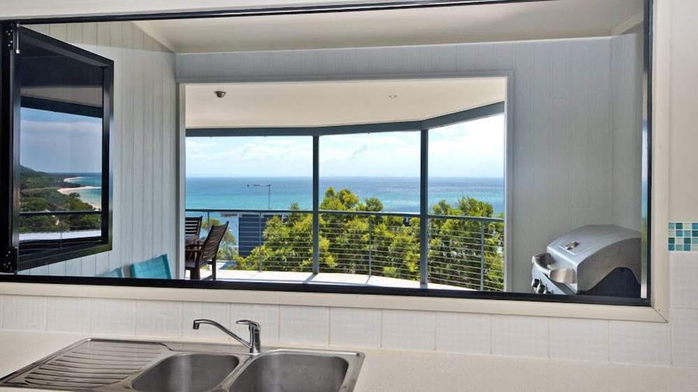 Фото Blue Crab Beach House