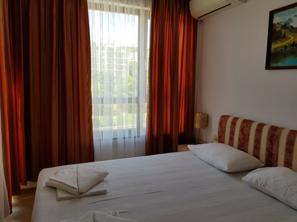 Фото 1-st Line Izvora Hotel Golden Sands