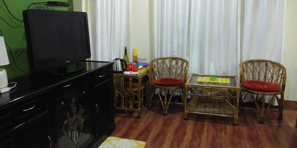 Фото Hotel Pathik