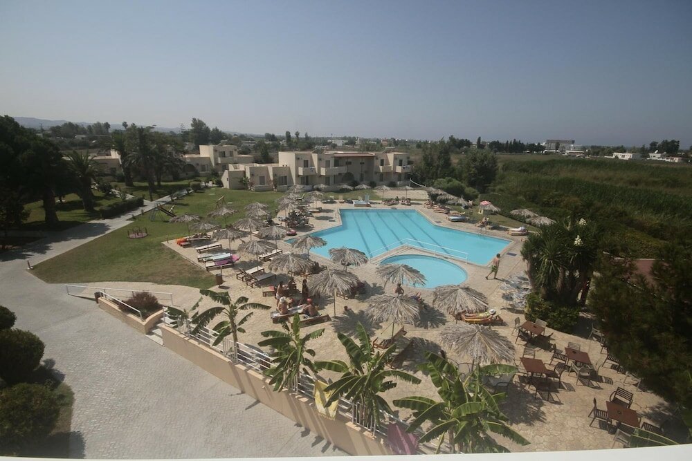 Фото Roselands Hotel Bungalows