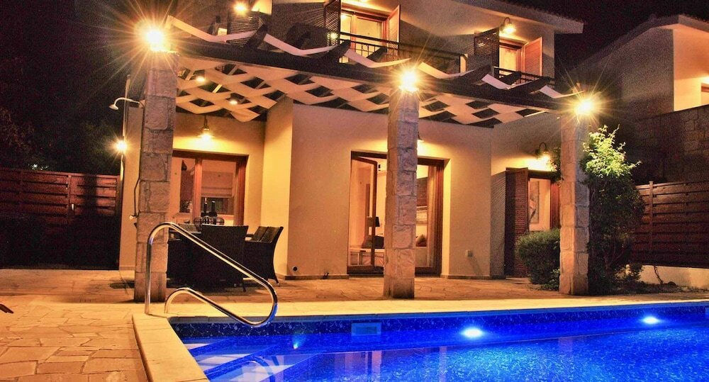 Фото Villa Hg12 - Athina