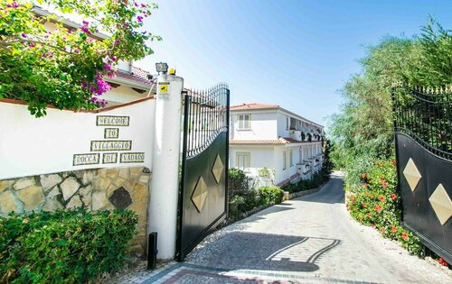 Гостиница Resort Hotel Rocca di Vadaro