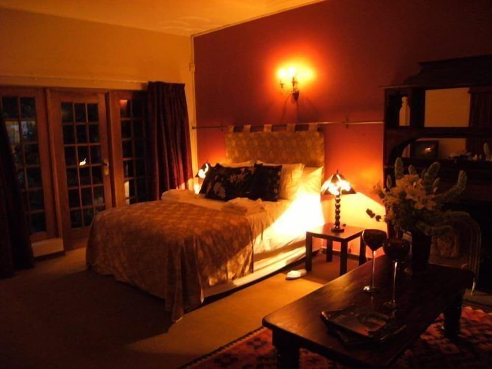 Фото Village Green Guest House