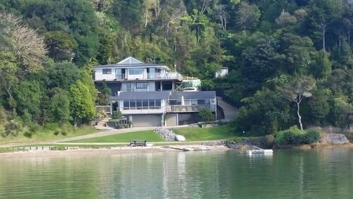 Гостиница Water's Edge Holiday Homes