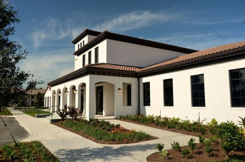 Фото 6 Bed 5 Ba Villa with Game Room, Pool & SPA