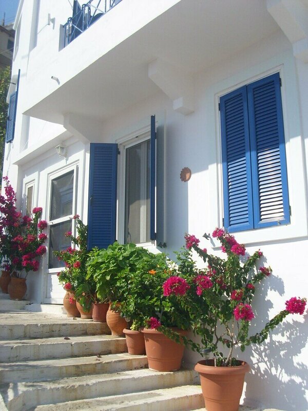 Гостиница Alkistis Cozy by The Beach Apt in Ikaria Island, Therma Ground Floor