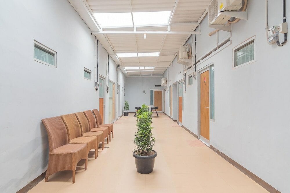 Фото RedDoorz near Alun-Alun Garut