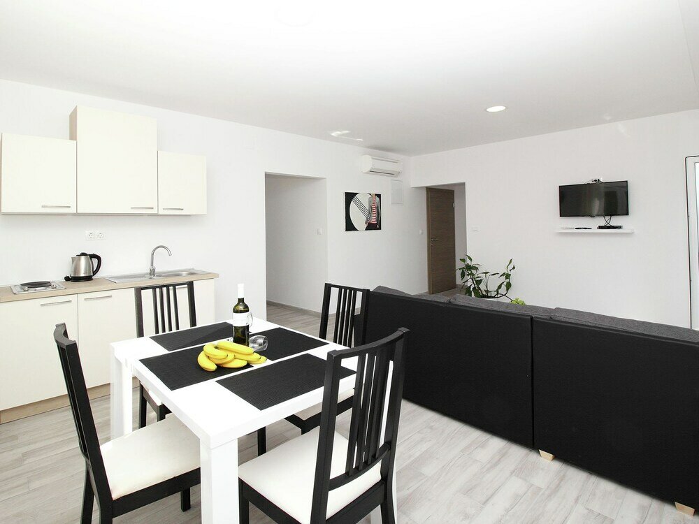 Фото Modern Apartment in Mocici With Terrace