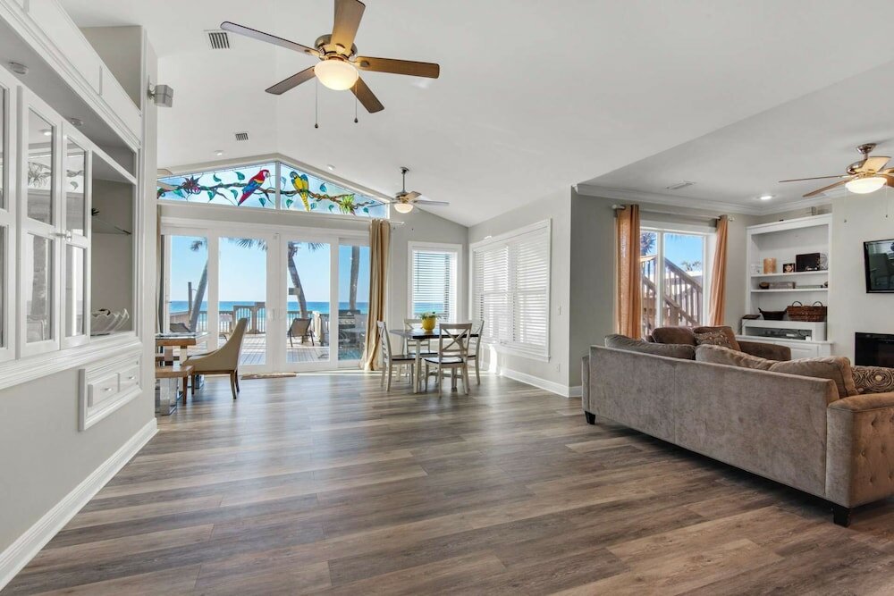 Фото Parrotdise on the Gulf