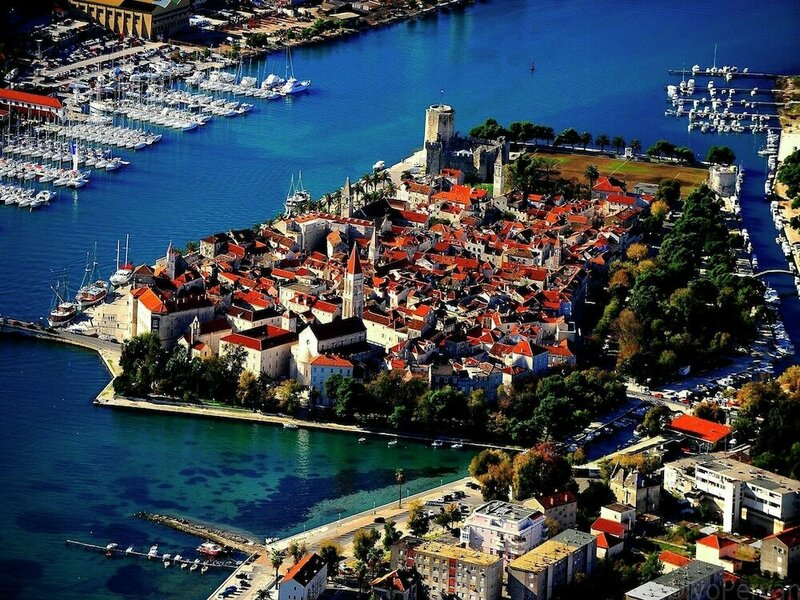 Гостиница Tranquil Seaside Apartment in Kastel Stafilic