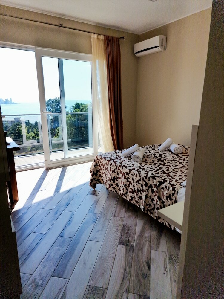 Фото Гостевой дом Holiday House Green Cape Batumi