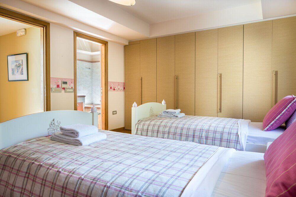 Фото Niriides Villa