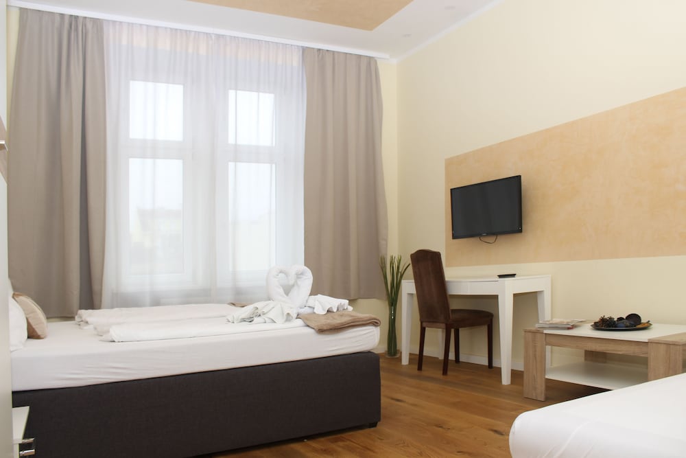 Фото Christiano Apartments