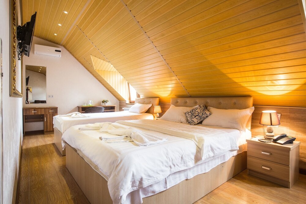 Фото Hotel Garden House