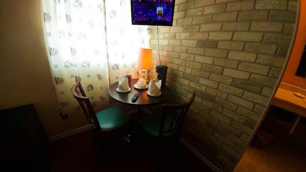 Фото The Shawville Hotel