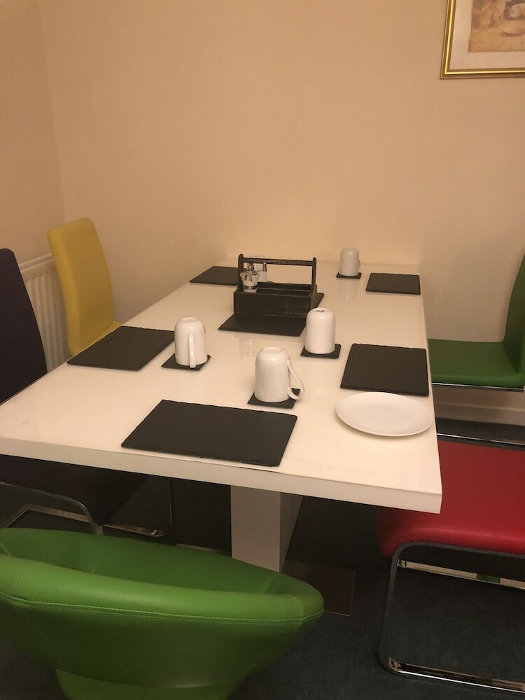 Фото Corran House