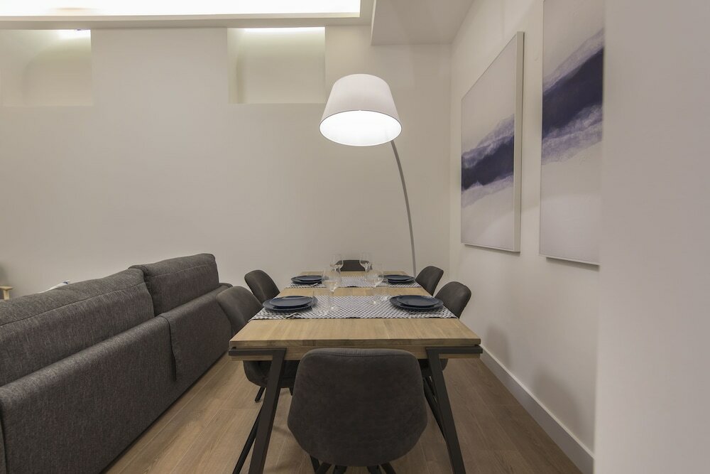 Фото High Ceiling Duplex Apt Cais do Sodre