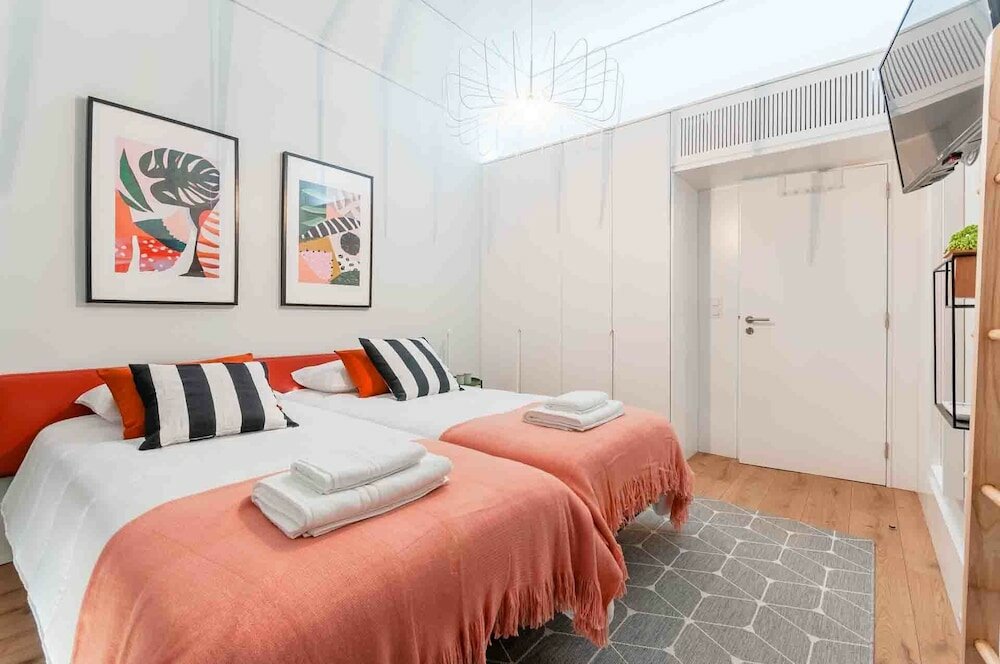 Фото Nlc Rooms & Suites