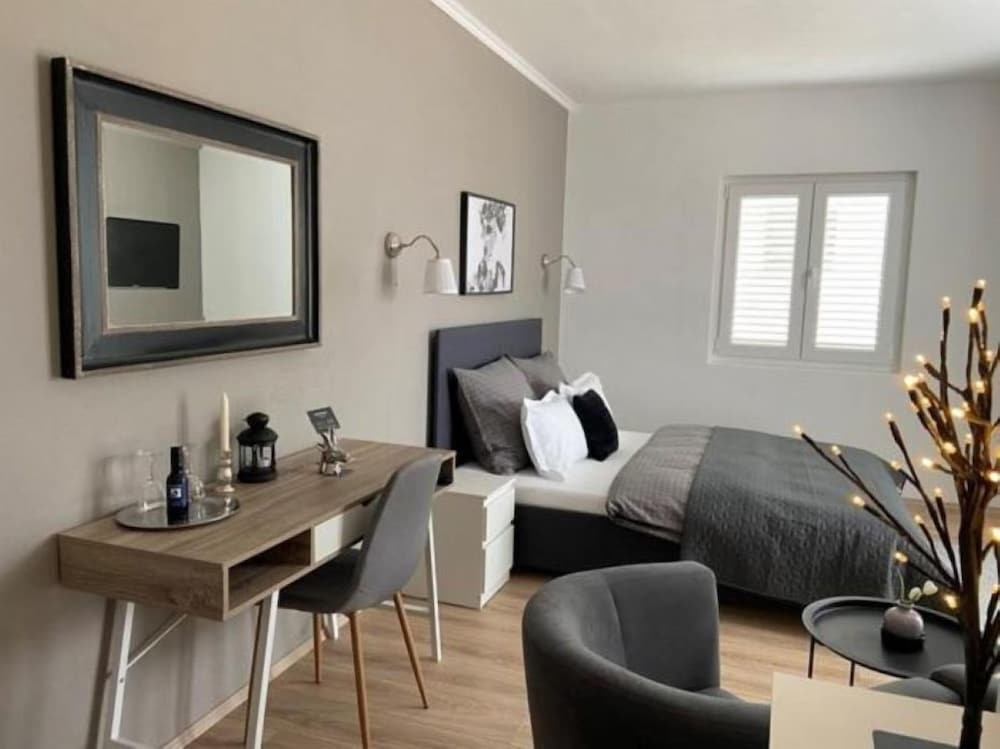 Фото Mediteran Rooms