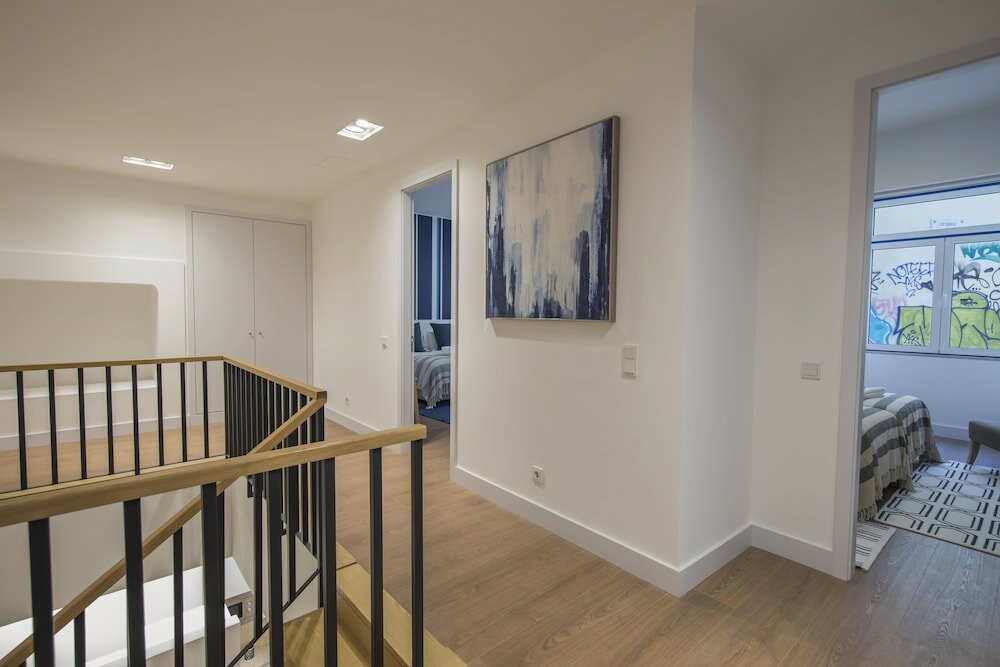 Фото High Ceiling Duplex Apt Cais do Sodre