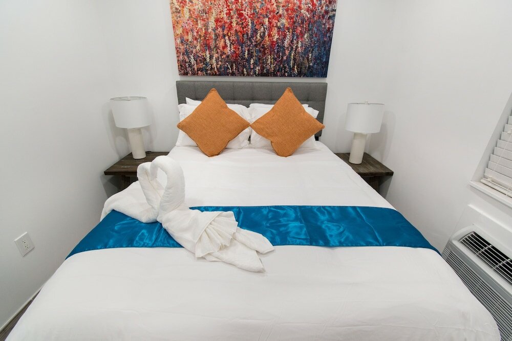 Фото Beach Inn by DesignedVR