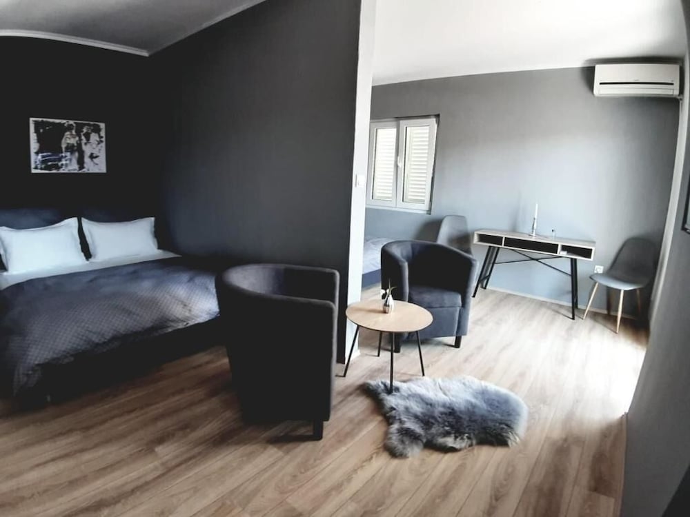 Фото Mediteran Rooms