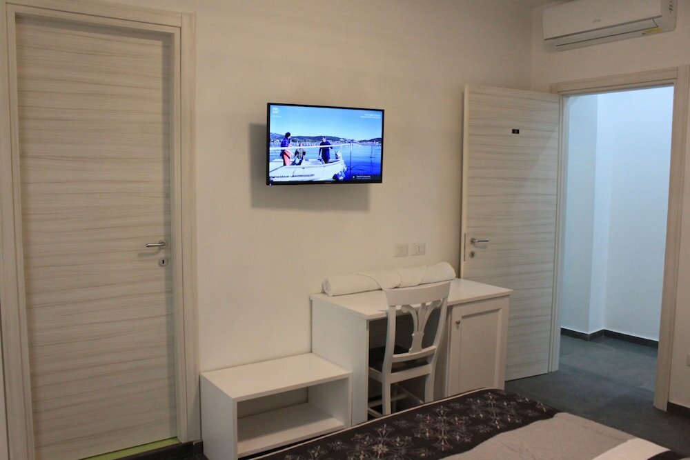 Фото Giuly Suites & Rooms