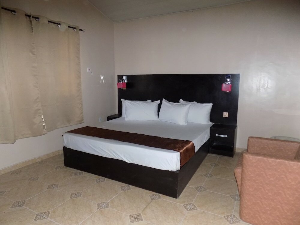 Фото Posh Apartments Bussiness Hotel