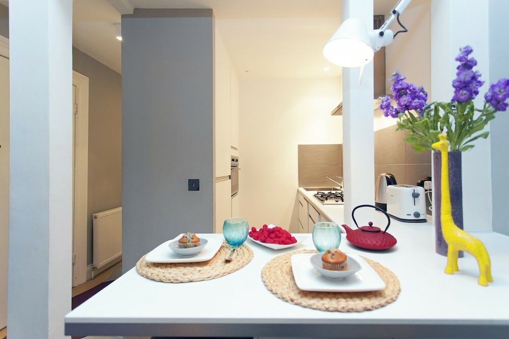 Фото Chelsea Italian Design Home with Terrace