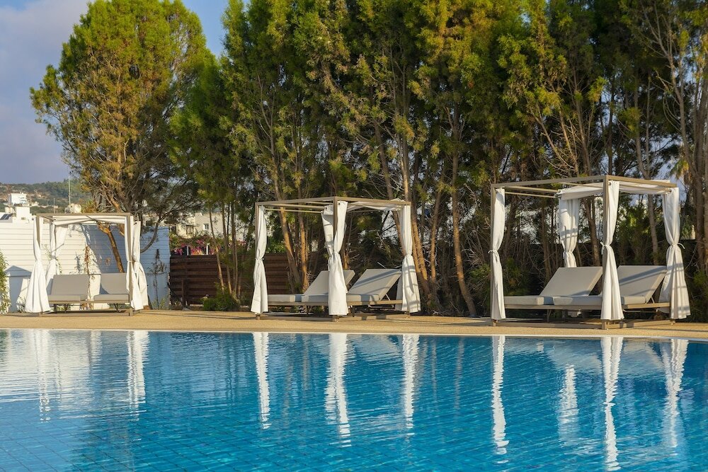 Фото Leonardo Crystal CoveHotel & Spa by the Sea