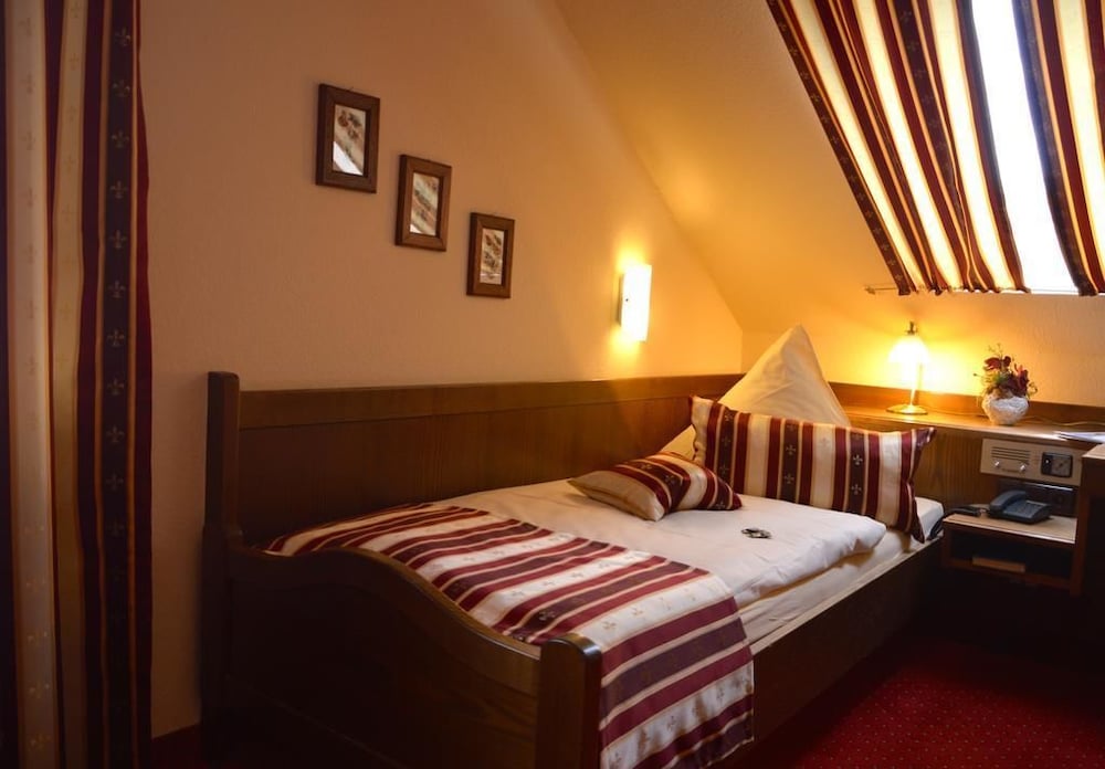 Фото Hotel Haus Krone