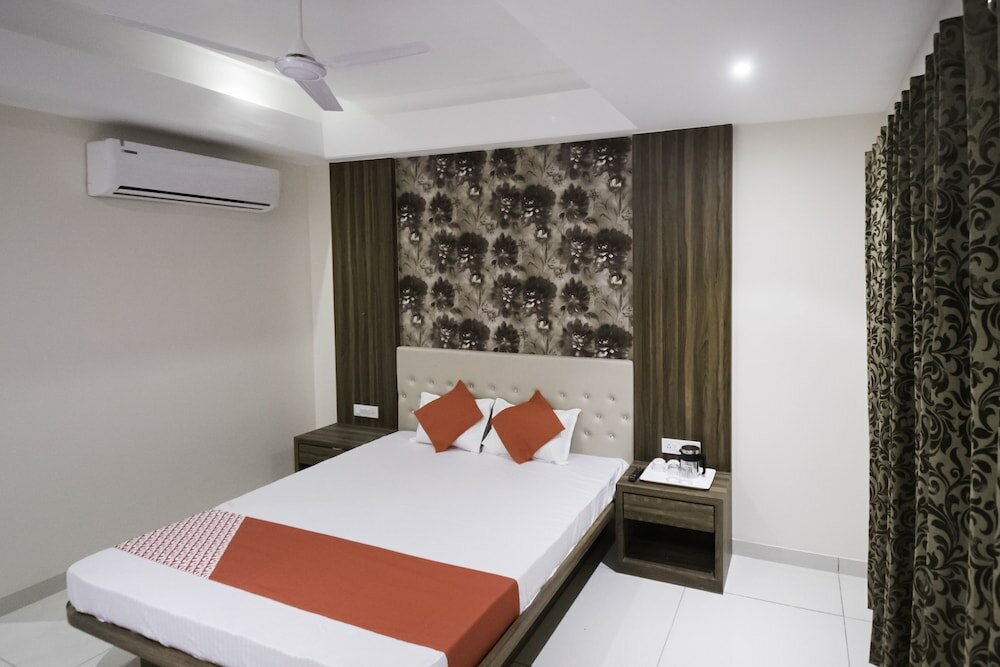 Фото Oyo 23571 Jai Bhawani