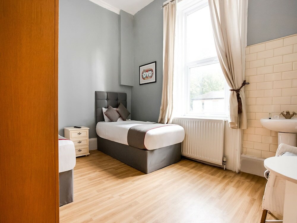 Фото Clifton Mount Hotel