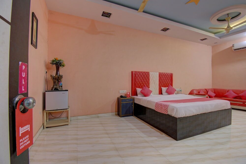 Фото Oyo 19830 Hotel Lucky Star