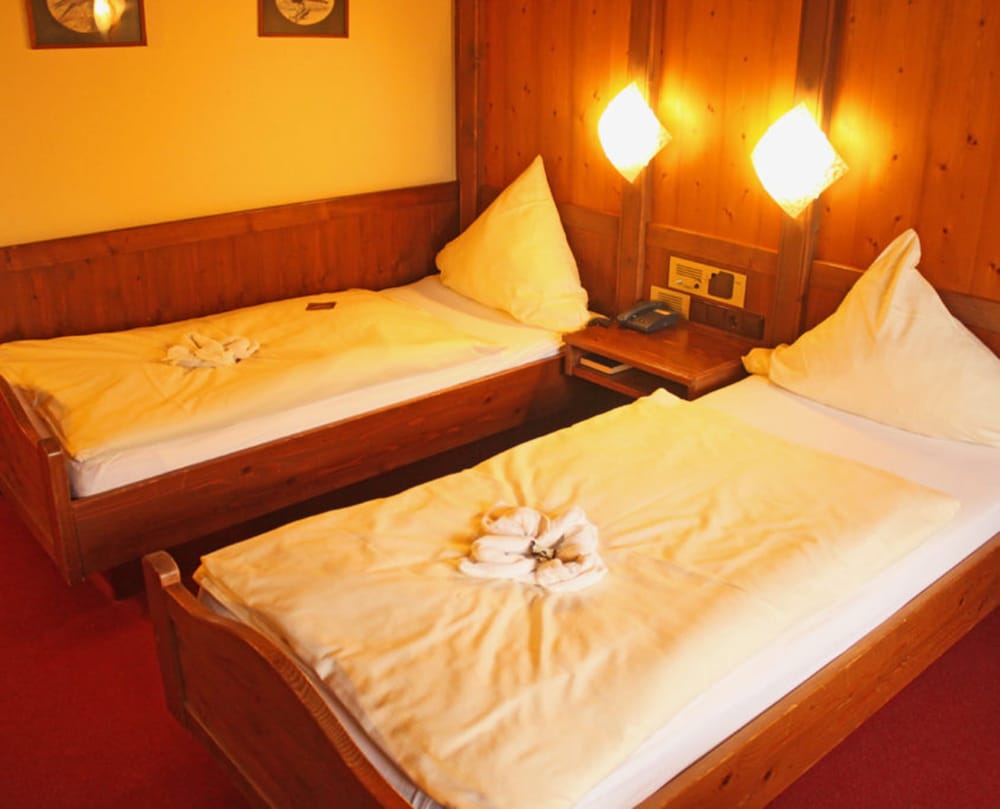 Фото Hotel Haus Krone