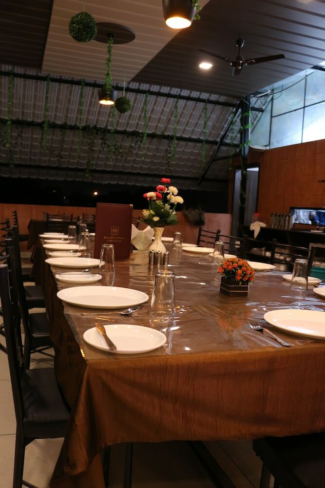 Фото Hotel Shree Palace & Restaurant