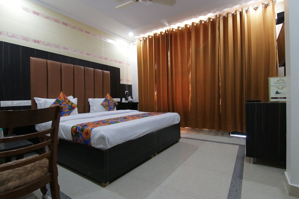 Фото Hotel Raja's Palace