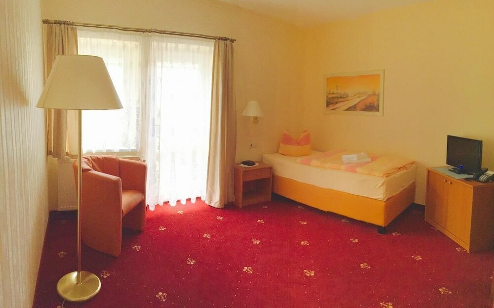 Фото Hotel & Pension Villa Camenz