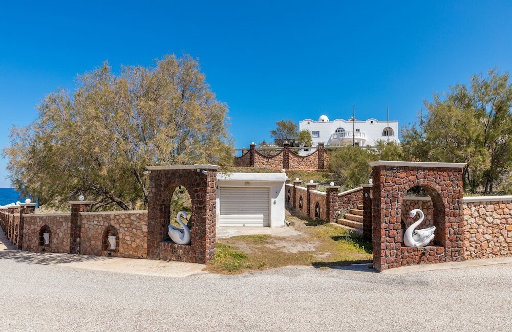 Фото Starlight Luxury Seaside Villa & Suites