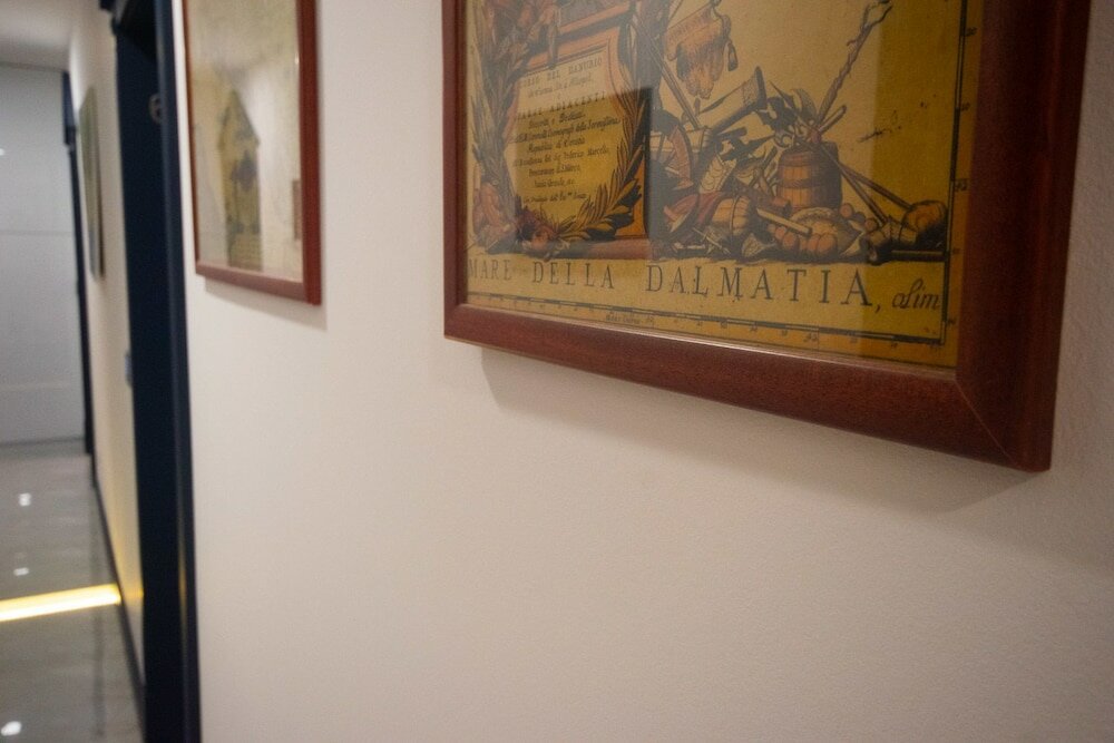 Фото Center Luxury Rooms 3