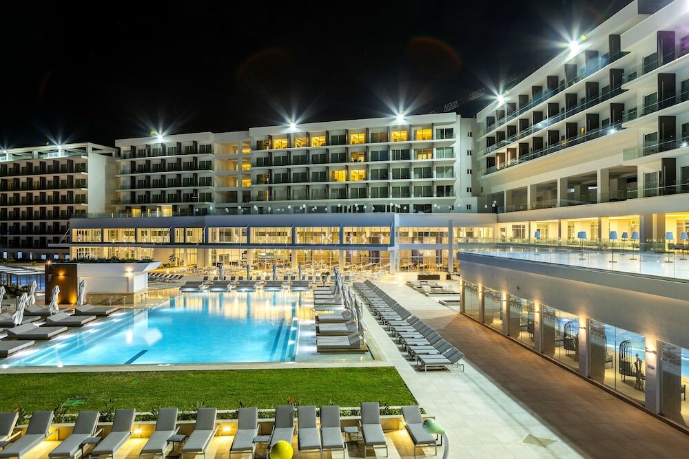 Фото Chrysomare Beach Hotel and Resort