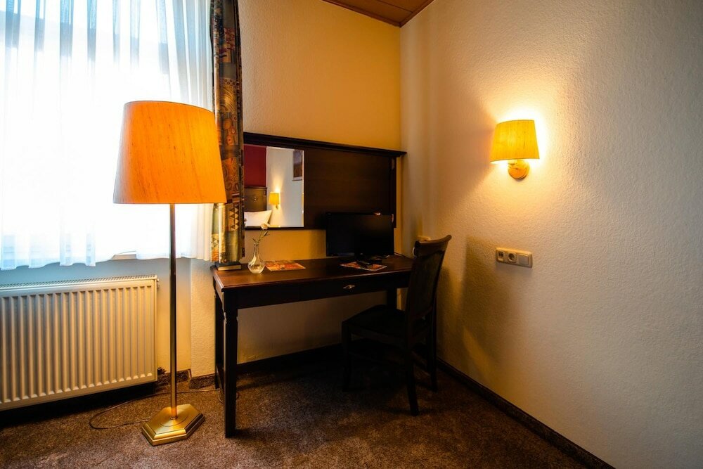 Фото Hotel Fränkischer Hof