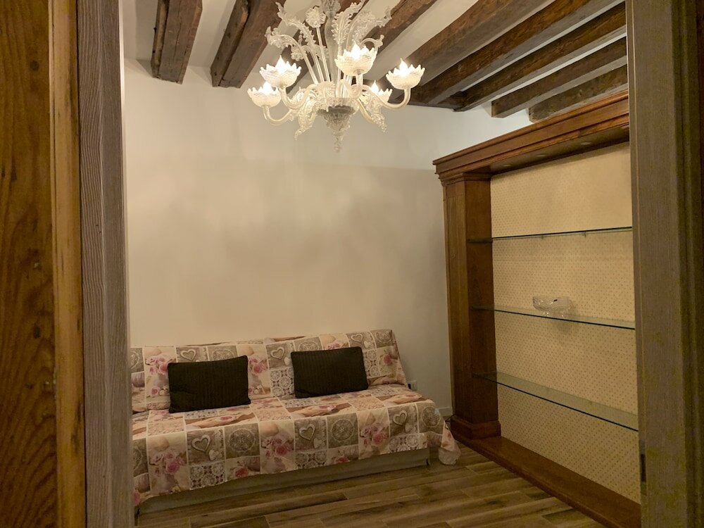 Фото Grimaldi Apartments - Casa di Emma