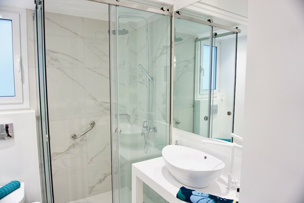 Фото Sophisticated Modern Apt in Athens