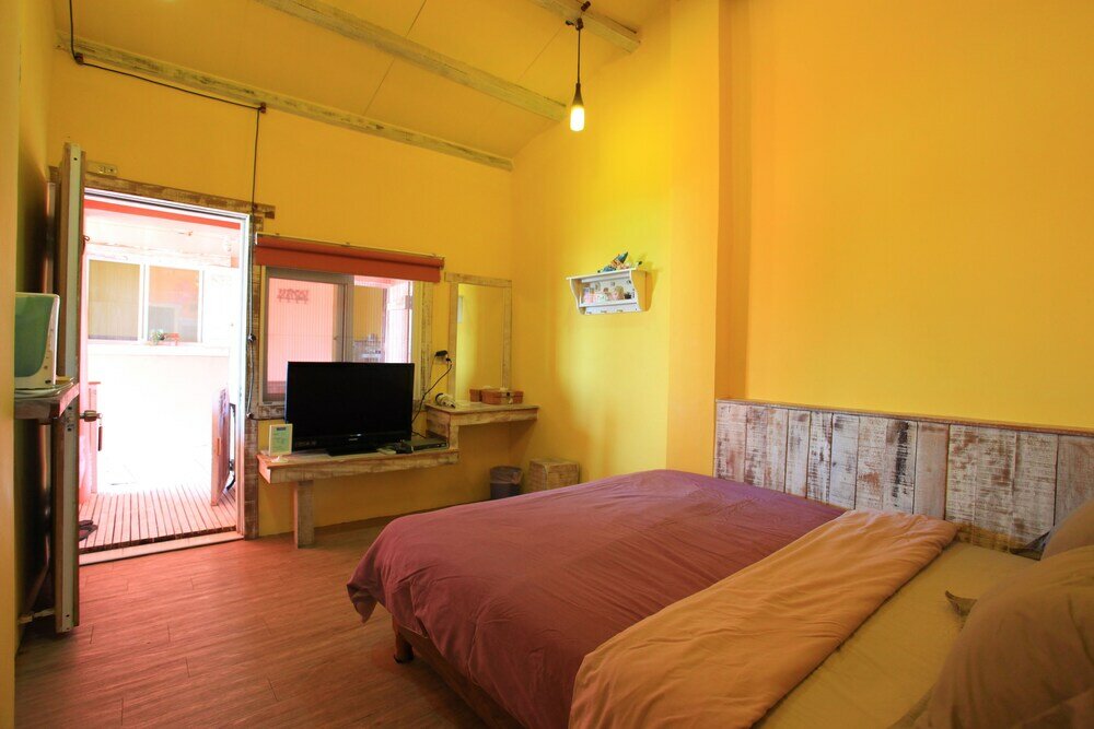 Фото Edge of Doggie Moon