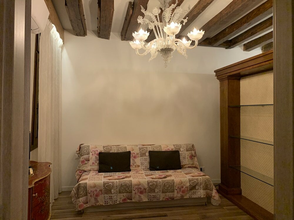 Фото Grimaldi Apartments - Casa di Emma